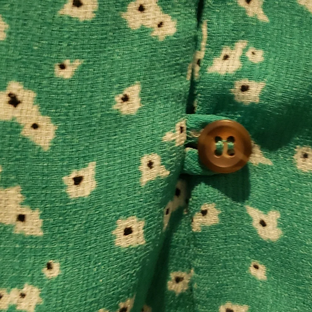 Button up green floral short sleeved shirt - Picture 3 of 6
